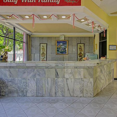 Oyo 3934 Hotel Istana Pekalongan Exteriér fotografie