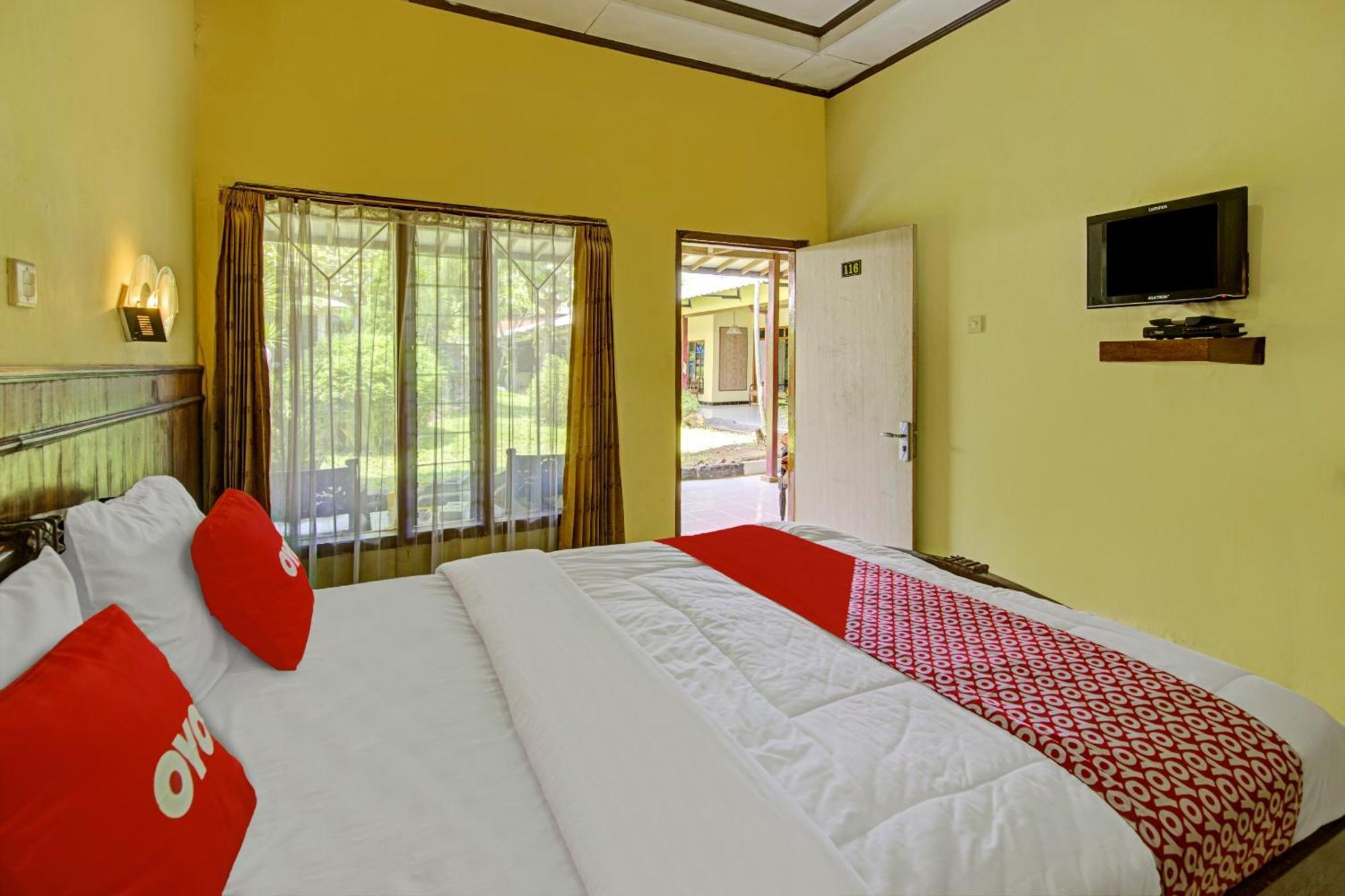 Oyo 3934 Hotel Istana Pekalongan Exteriér fotografie