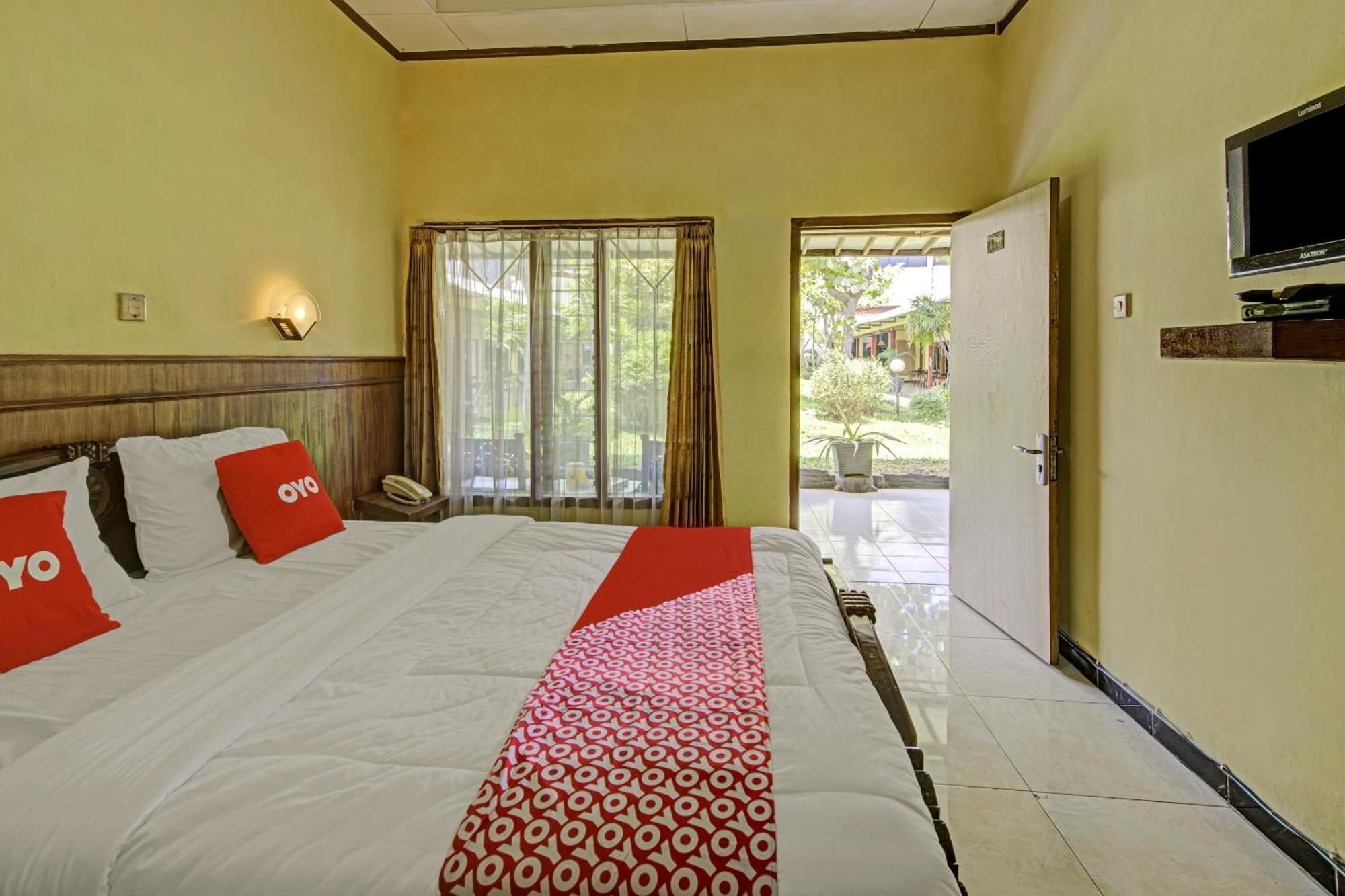 Oyo 3934 Hotel Istana Pekalongan Exteriér fotografie