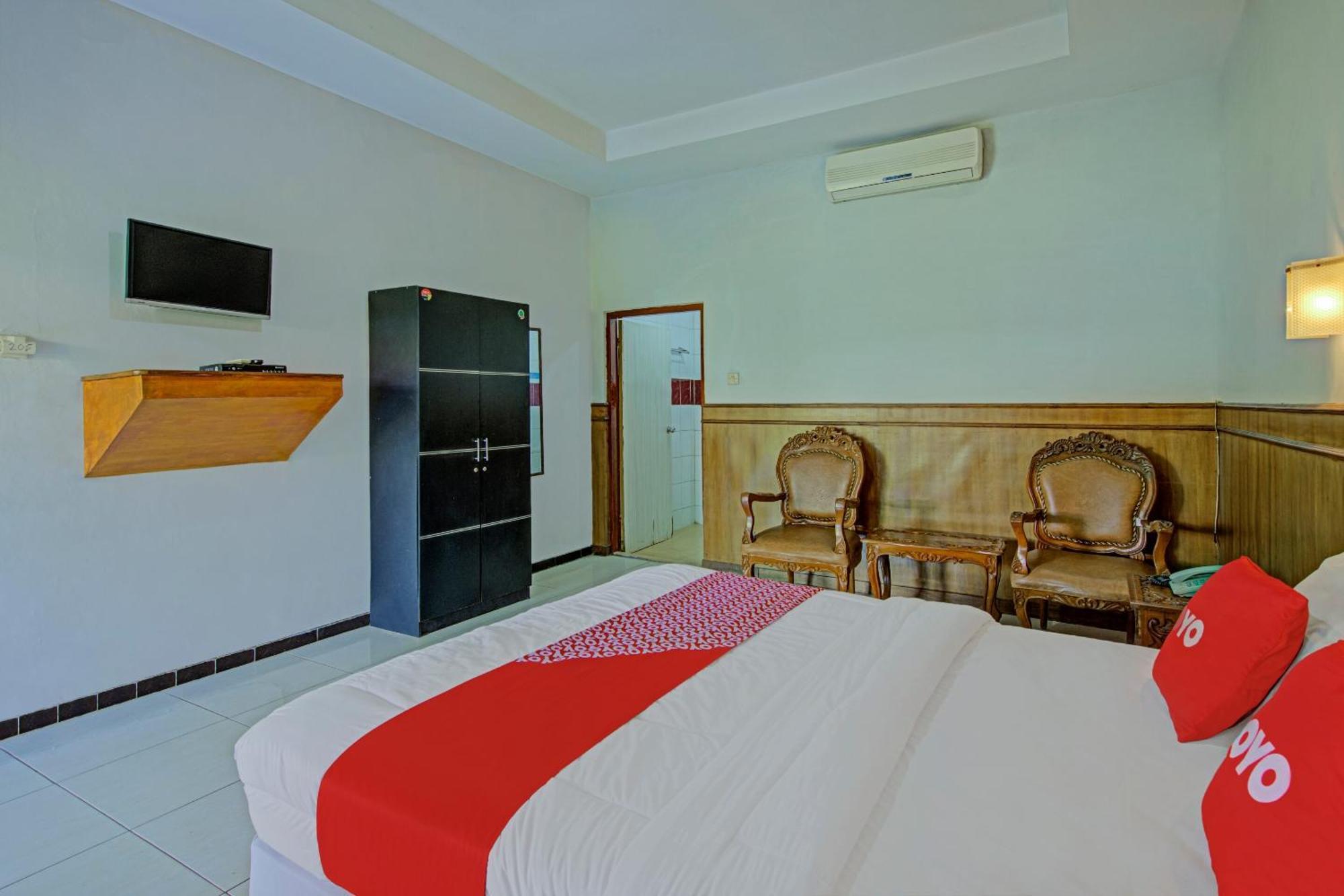 Oyo 3934 Hotel Istana Pekalongan Exteriér fotografie