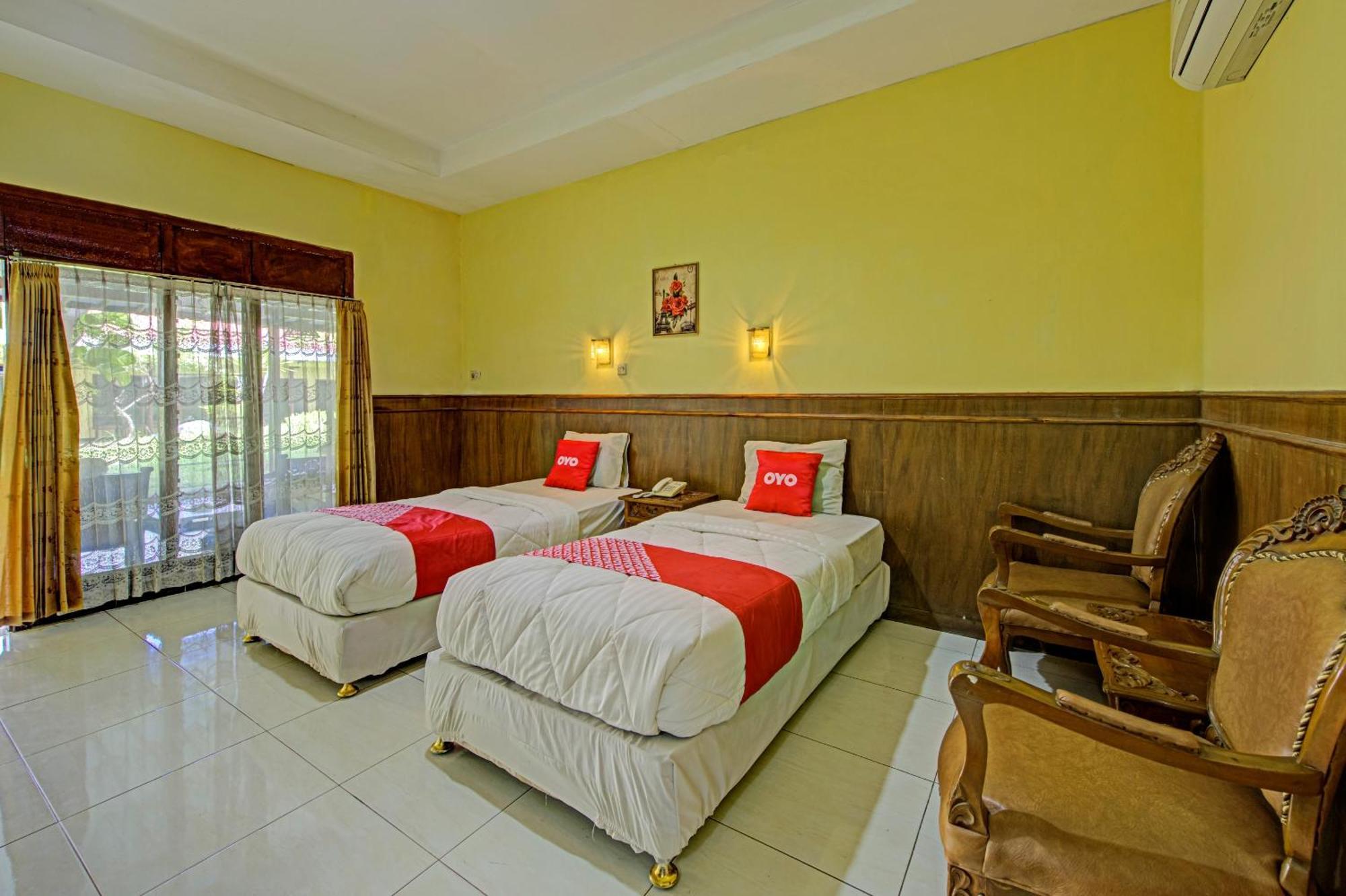 Oyo 3934 Hotel Istana Pekalongan Exteriér fotografie